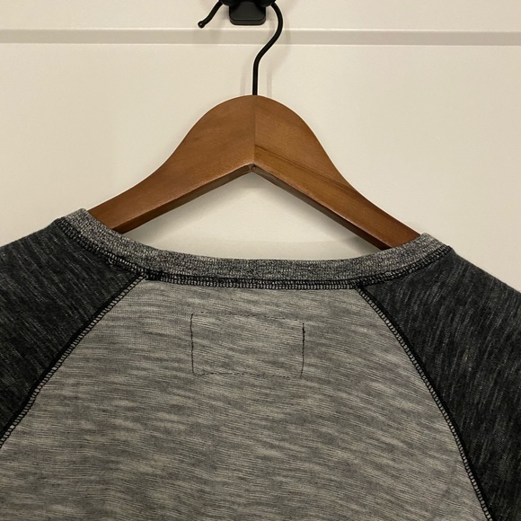 Express Men’s Long Sleeve Light Sweater - Picture 5 of 6